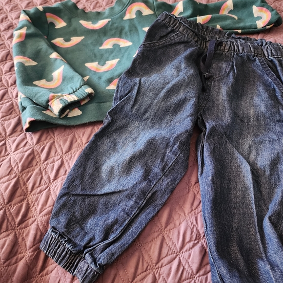Lot of 2 - Girls Cat & Jack Sweatshirt and Denim Pants - Picture 1 of 4